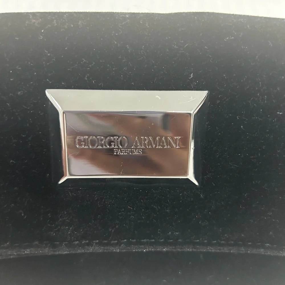 NWOT Giorgio Armani Parfums Velvet Toiletry Cosmetics Makeup Bag